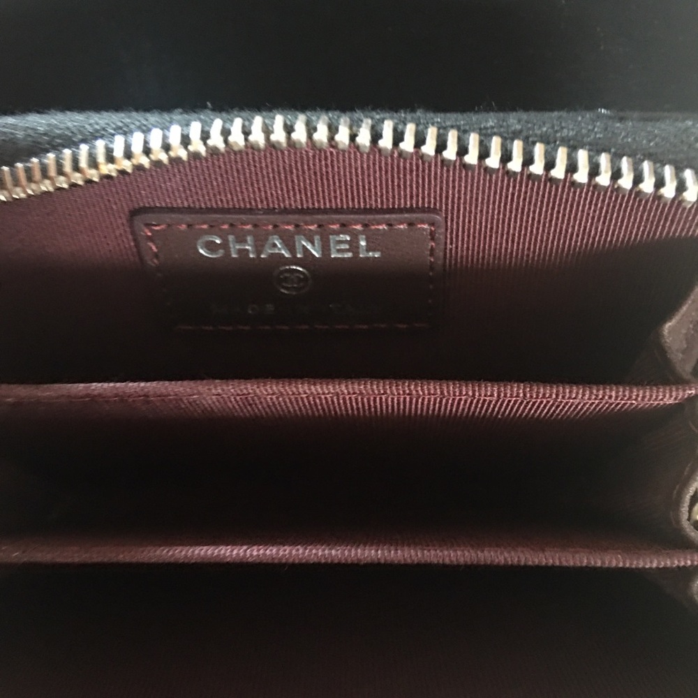 Chanel Lambskin Leather Quilted Coin Purse. Only used 2X . - Picture 5 of 7